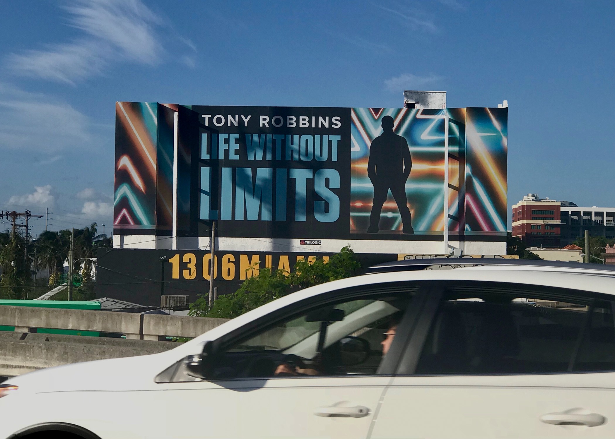 Tony Robbins building wrap advertisement